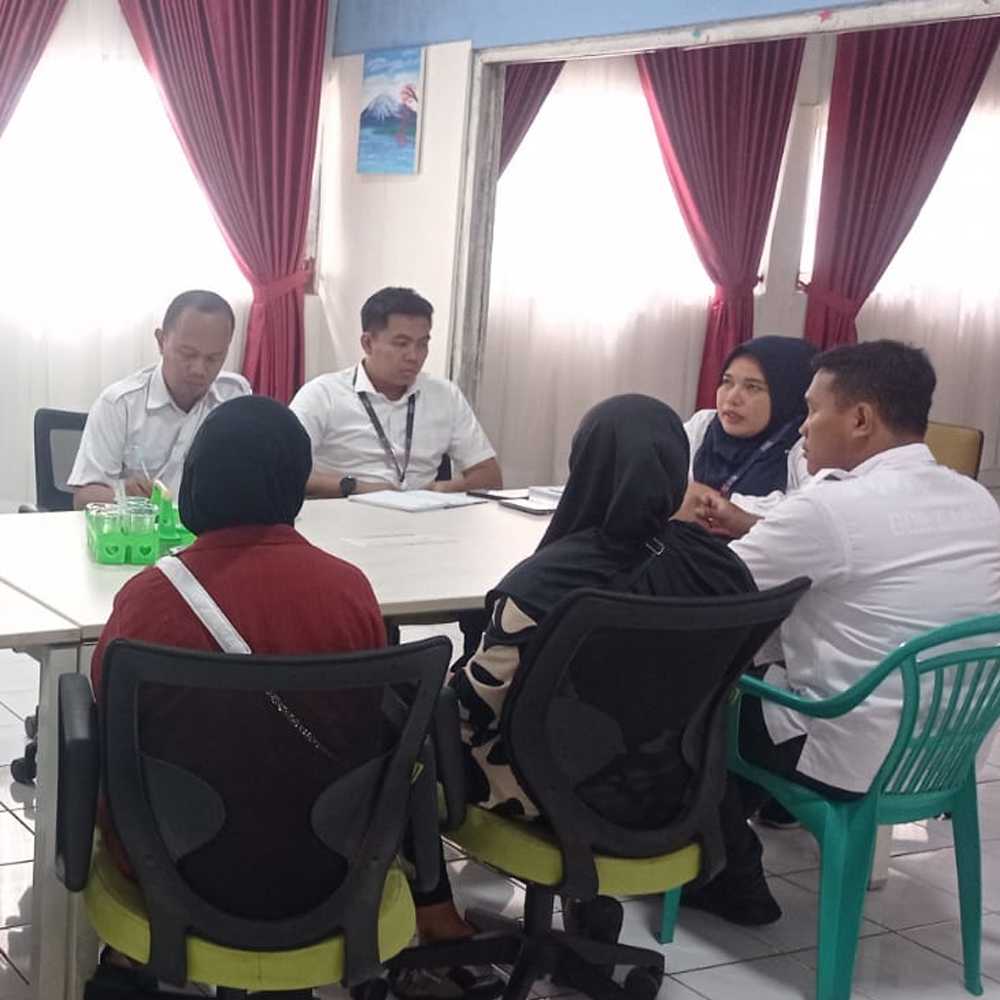 RAPAT KOMITE 